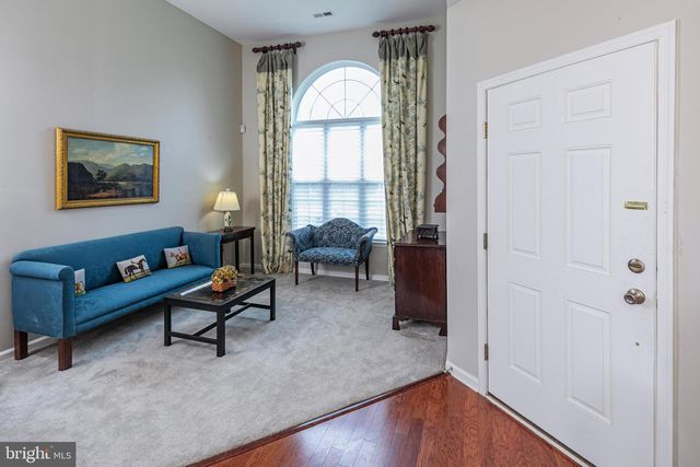 49 LEXINGTON DR, Pennington, NJ 08534
