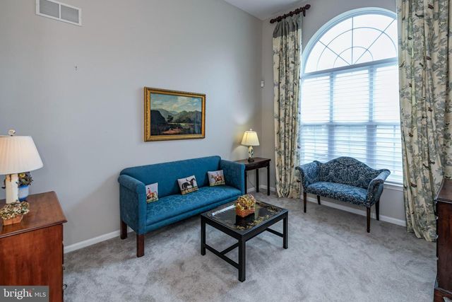 49 LEXINGTON DR, Pennington, NJ 08534