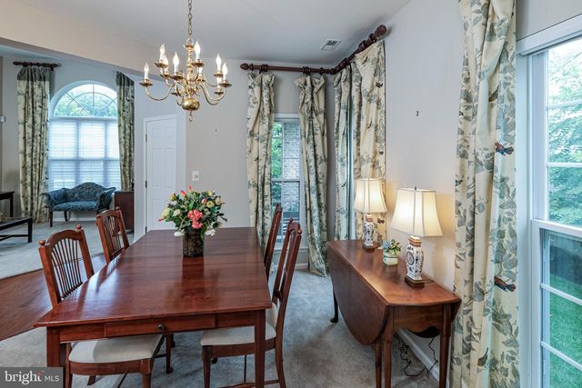 49 LEXINGTON DR, Pennington, NJ 08534
