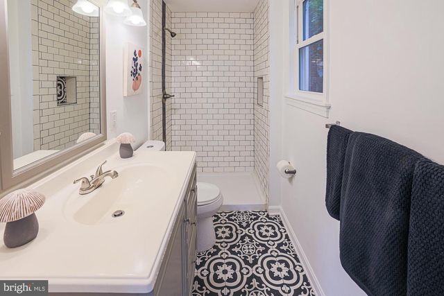 410 KINGSTON RD, Baltimore, MD 21229