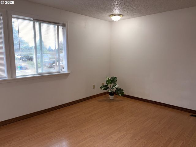 14339 Se ALDER Ct, Portland, OR 97233