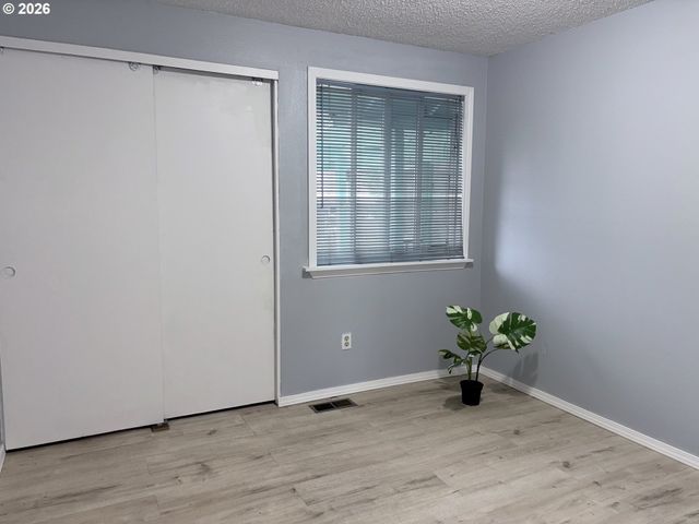 14339 Se ALDER Ct, Portland, OR 97233
