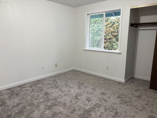 14339 Se ALDER Ct, Portland, OR 97233