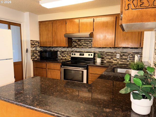 14339 Se ALDER Ct, Portland, OR 97233