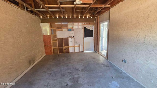 604 W EMELITA Avenue, Mesa, AZ 85210