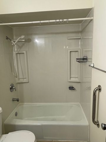 4925 W 109th Street 102, Oak Lawn, IL 60453