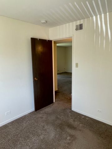 4925 W 109th Street 102, Oak Lawn, IL 60453