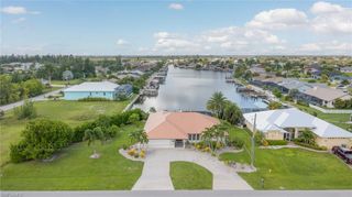 716 SW 32nd CT, Cape Coral, FL 33991