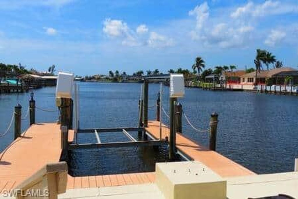 716 SW 32nd CT, CAPE CORAL, FL 33991 — photo 2