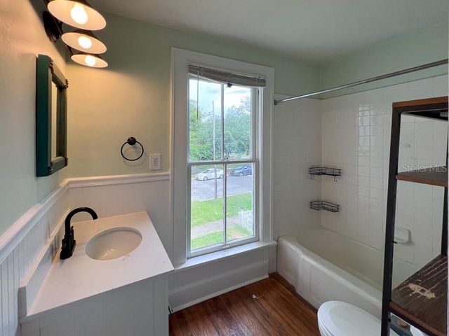 123 NE 8TH STREET, Gainesville, FL 32601