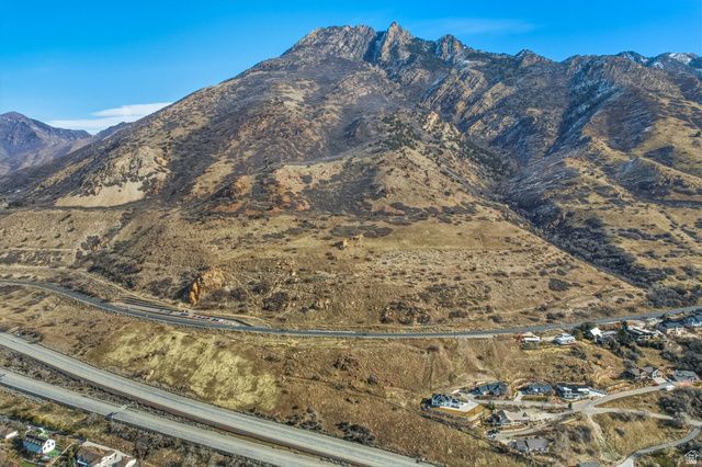 5560 S WASATCH BLVD, Holladay, UT 84124