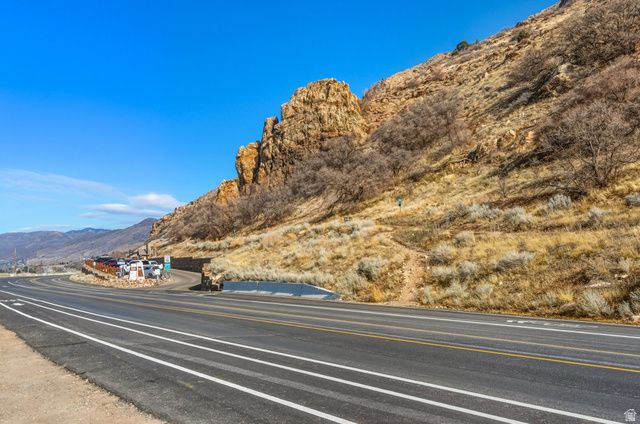 5560 S WASATCH BLVD, Holladay, UT 84124