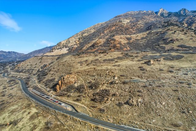 5560 S WASATCH BLVD, Holladay, UT 84124
