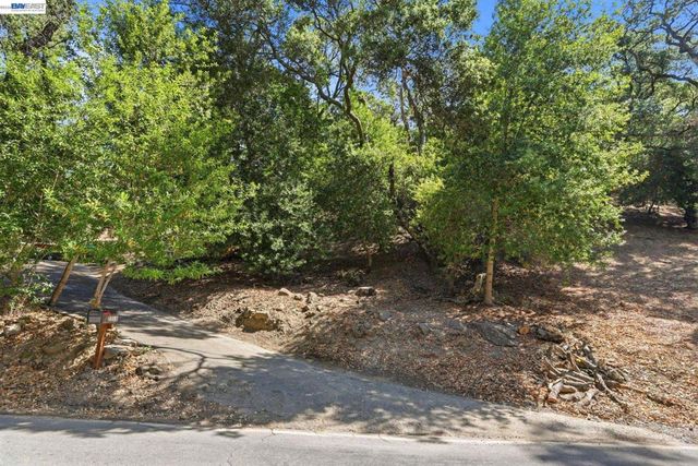 2315 Kilkare Rd, Sunol, CA 94586