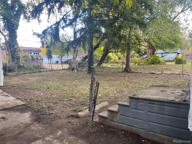 15860 Pierson Street, Detroit, MI 48223