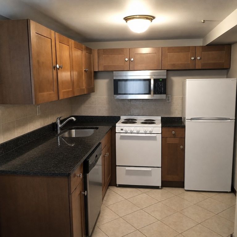 50 Waltham St B, Boston, MA 02118