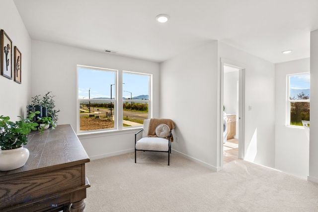 832 Spaniel Lane, Belgrade, MT 59714