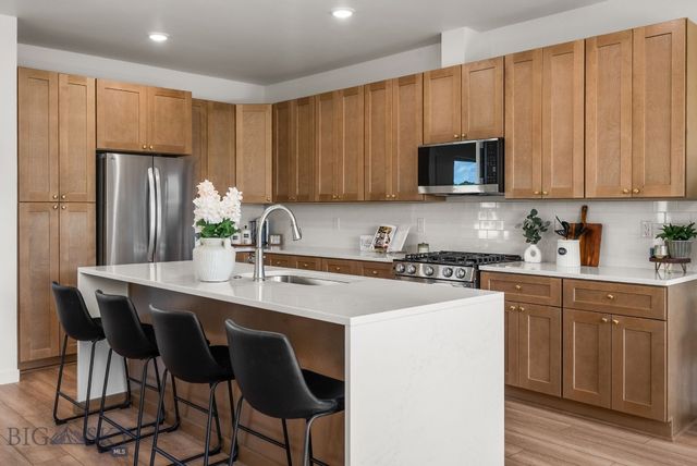 832 Spaniel Lane, Belgrade, MT 59714