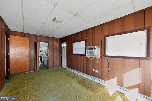 8 SWANSON DR, Wilmington, DE 19808