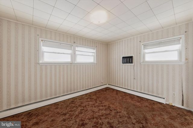 8 SWANSON DR, Wilmington, DE 19808