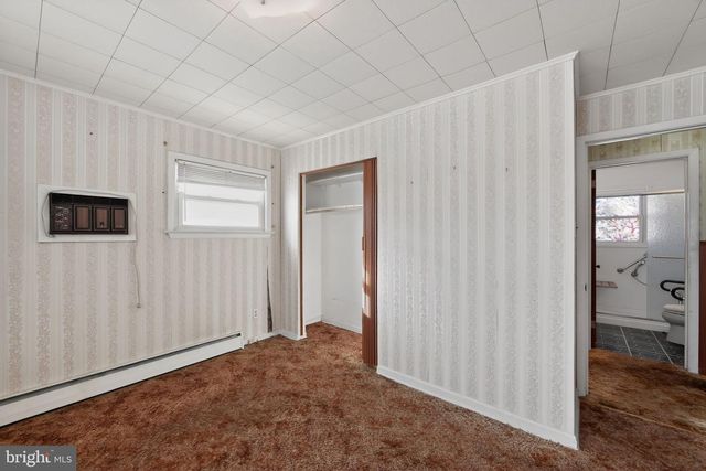 8 SWANSON DR, Wilmington, DE 19808