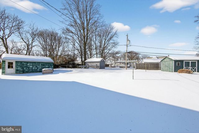 8 SWANSON DR, Wilmington, DE 19808