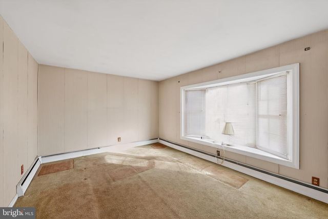 8 SWANSON DR, Wilmington, DE 19808