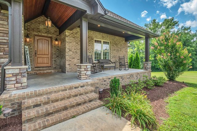 172 Tad Cir, Leoma, TN 38468
