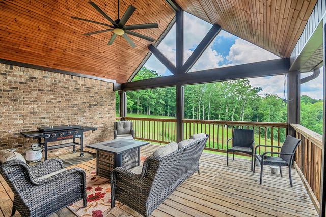 172 Tad Cir, Leoma, TN 38468