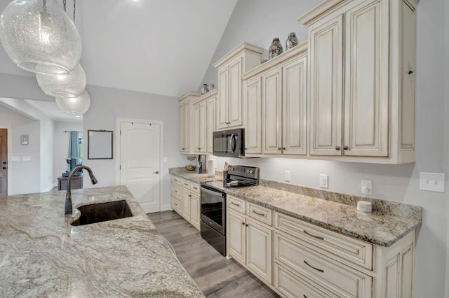 172 Tad Cir, Leoma, TN 38468