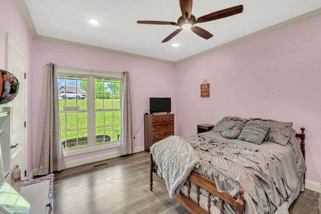 172 Tad Cir, Leoma, TN 38468