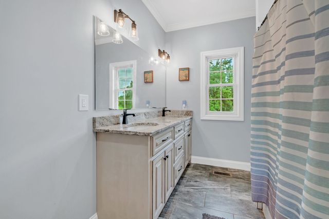 172 Tad Cir, Leoma, TN 38468