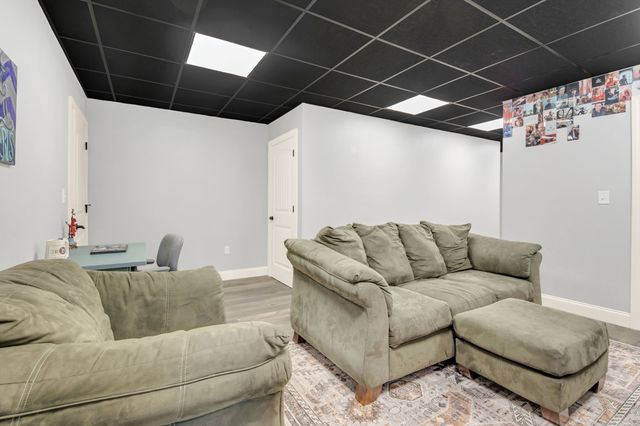 172 Tad Cir, Leoma, TN 38468