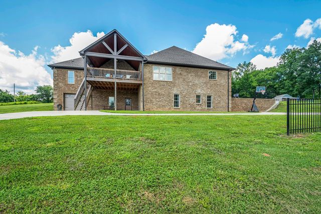 172 Tad Cir, Leoma, TN 38468