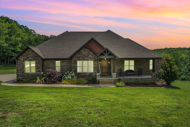 172 Tad Cir, Leoma, TN 38468