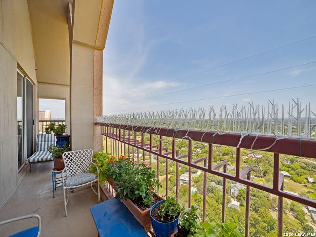 1 Towers Park Ln Apt 2401, San Antonio, TX 78209