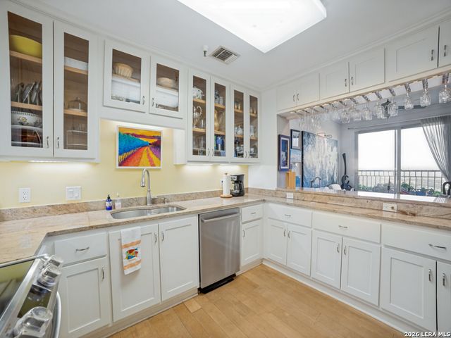 1 Towers Park Ln Apt 2401, San Antonio, TX 78209