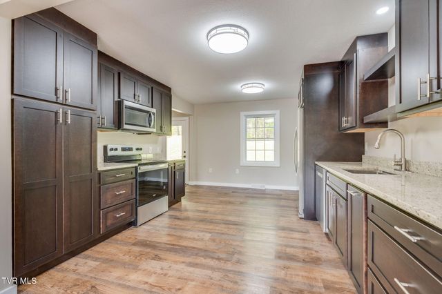 512 Hidden Valley Road, Kingsport, TN 37663