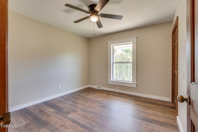 512 Hidden Valley Road, Kingsport, TN 37663