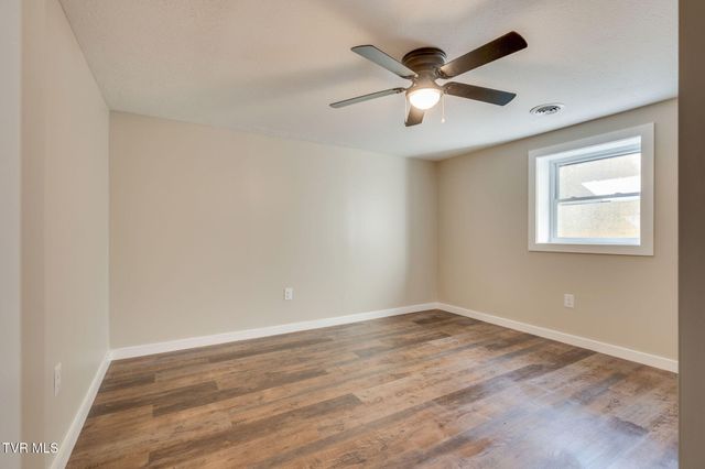 512 Hidden Valley Road, Kingsport, TN 37663