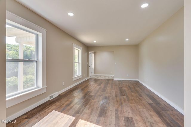 512 Hidden Valley Road, Kingsport, TN 37663