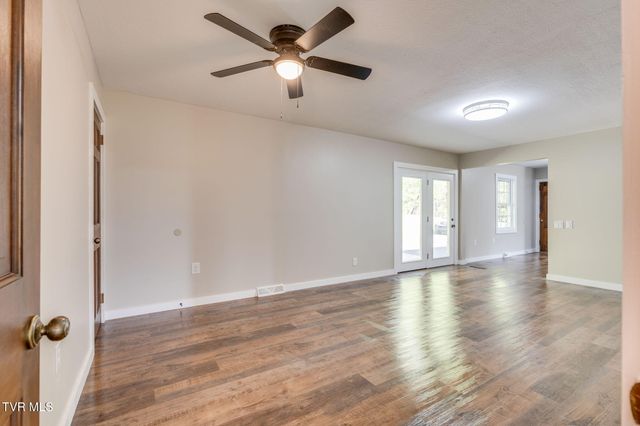 512 Hidden Valley Road, Kingsport, TN 37663