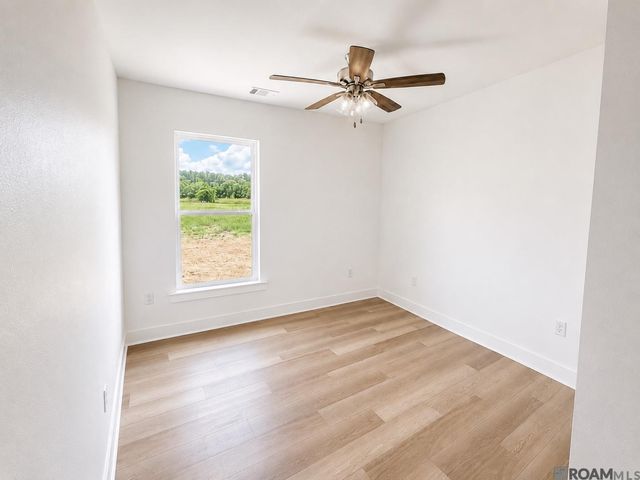 34500 N Corbin Rd, Walker, LA 70785
