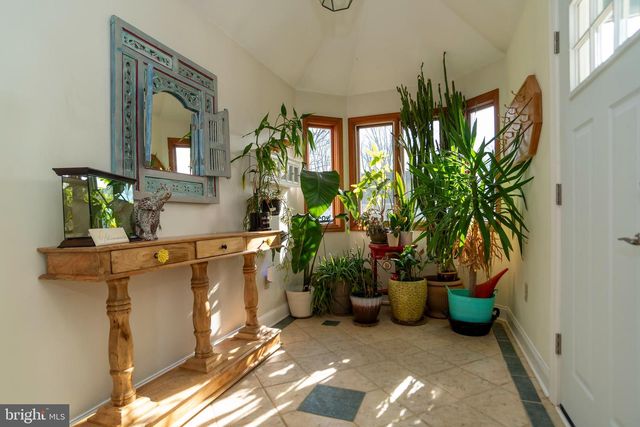 55 HOLLOW RD, Levittown, PA 19056