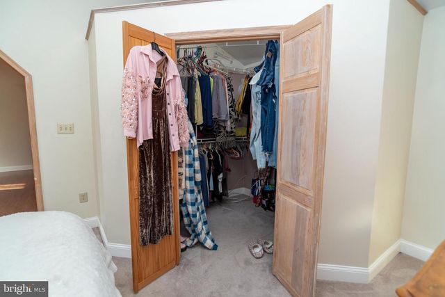 55 HOLLOW RD, Levittown, PA 19056