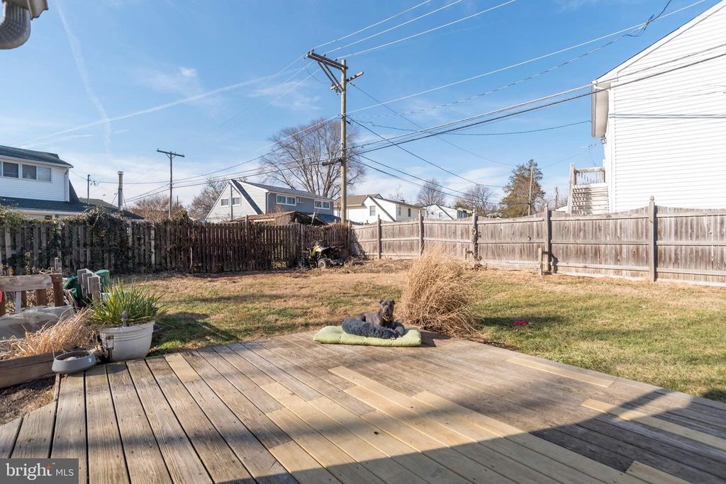 Image 28 of property listing at 55 HOLLOW RD, Levittown, PA 19056