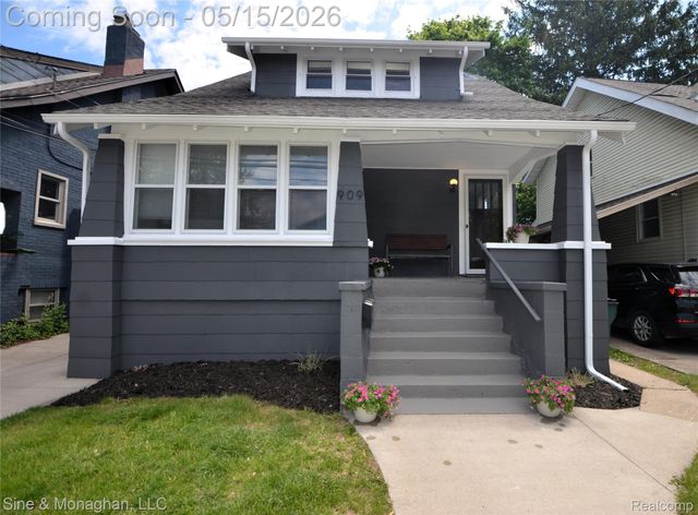 909 Knowles Street, Royal Oak, MI 48067