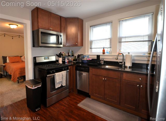 909 Knowles Street, Royal Oak, MI 48067