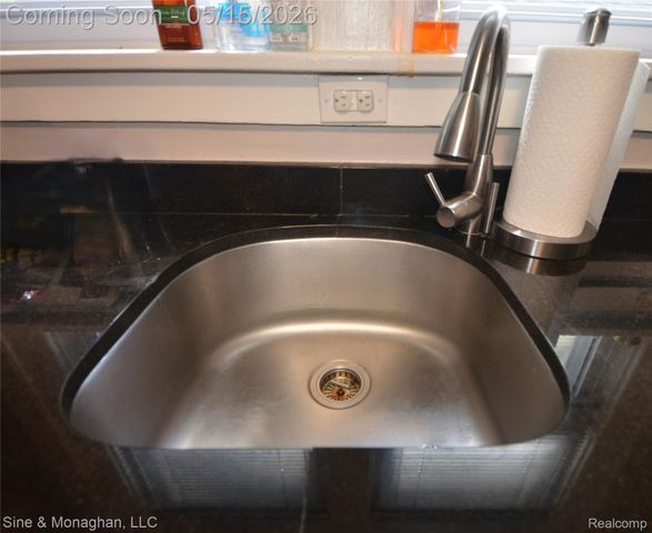 909 Knowles Street, Royal Oak, MI 48067