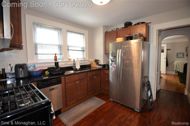 909 Knowles Street, Royal Oak, MI 48067